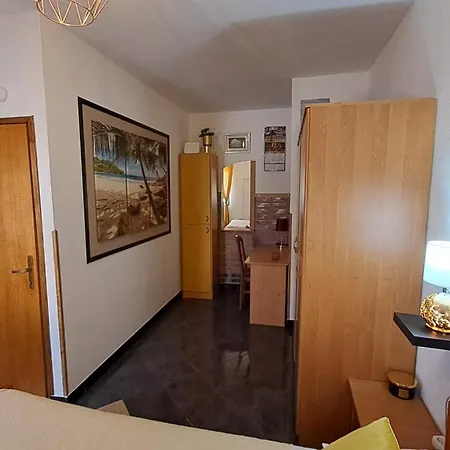 Red Gold Lägenhet Pula