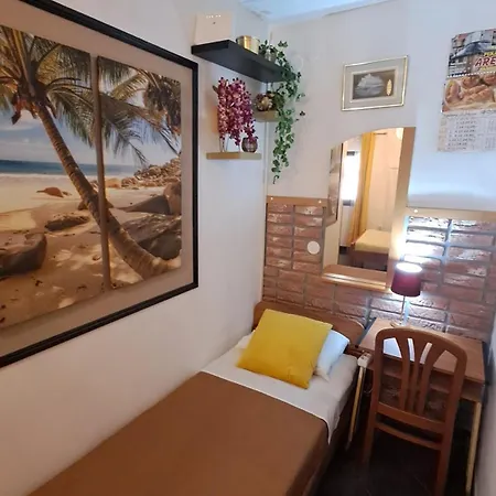 Red Gold アパート *