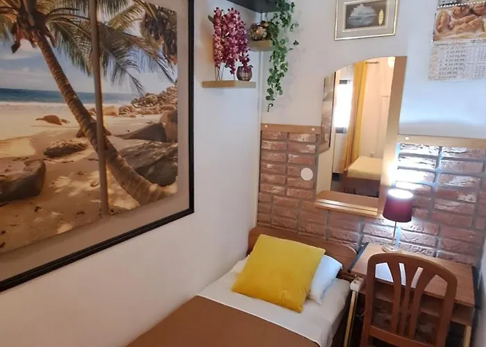 Red Gold アパート *